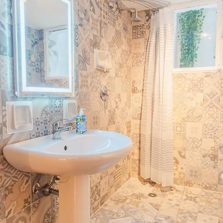 Castlegrace Garda - Italian Homing Villa *